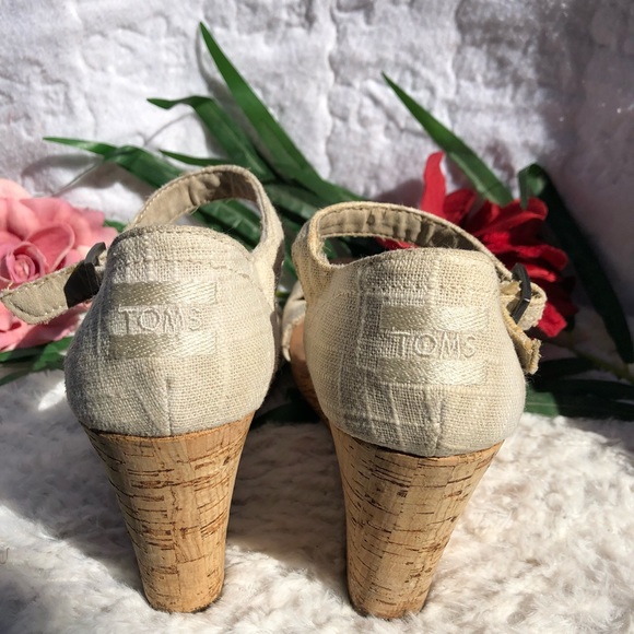 Toms shoes size 7.5 - Picture 6 of 7